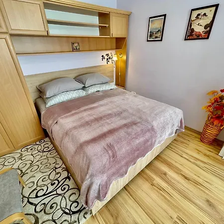 Apartment Tavirozsa 1a *