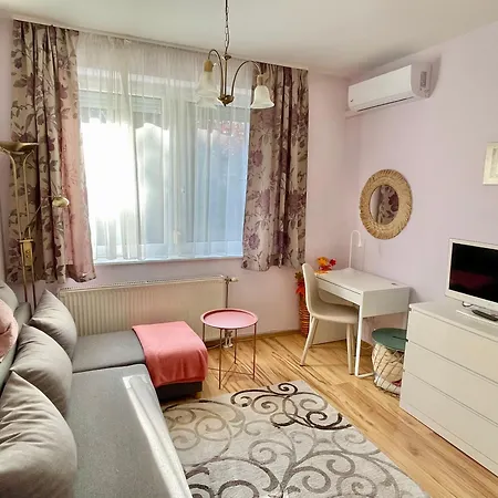 Apartamento Tavirózsa 1a *